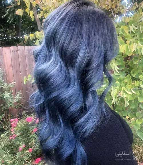موهای آبی-خاکستری روشن