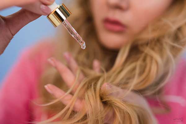 علت و نحوه‌ی درمان موهای چرب