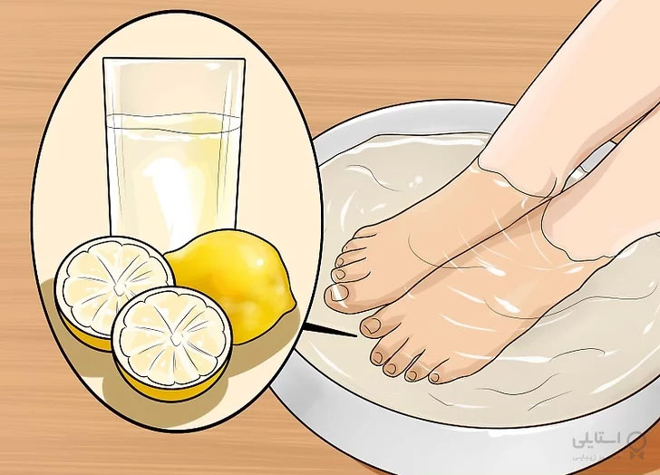 قرار دادن پا در وان آب لیمو 