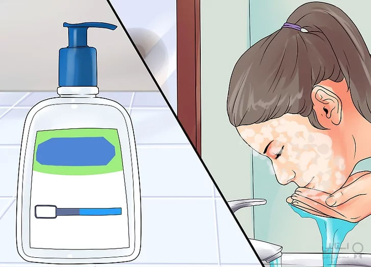شستن صورت با پاک کننده 