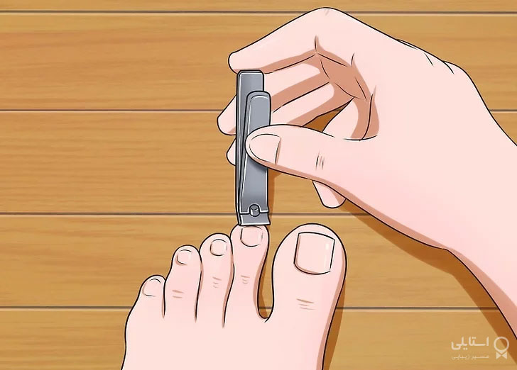 کوتاه کردن ناخن پا با ناخن گیر
