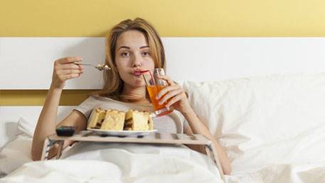 آیا غذا خوردن قبل از خواب مضر است؟