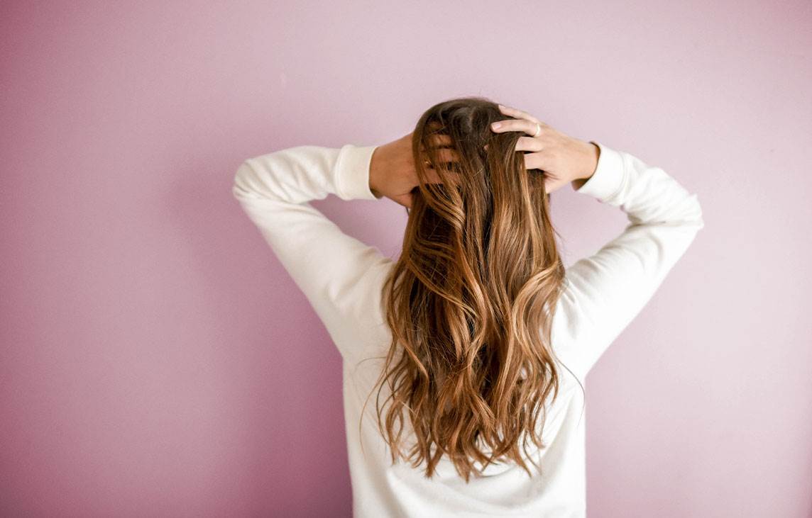 4 راه برای فر کردن مو با اتو‌ مو