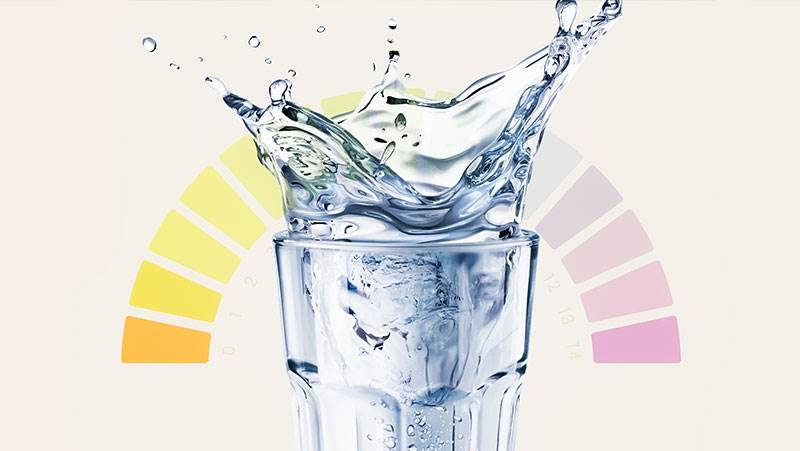 13 فایده‌‌ی آب قلیایی و نحوه تهیه‌ی آن در خانه