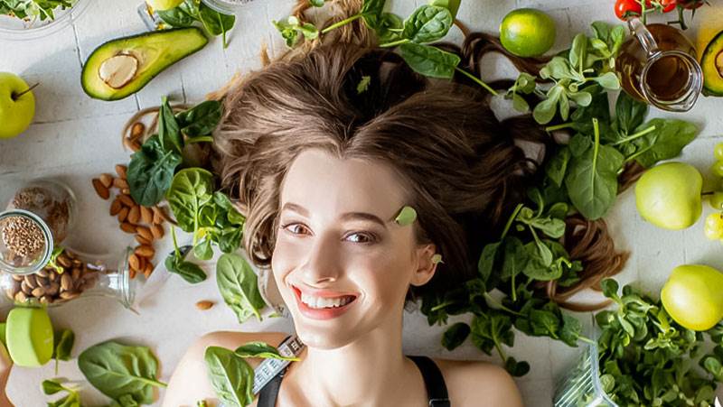 15 ماده غذایی مفید برای رشد مو