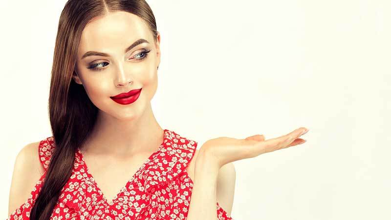 9 ایده‌ی آرایشی خیره کننده برای لباس‌های قرمز